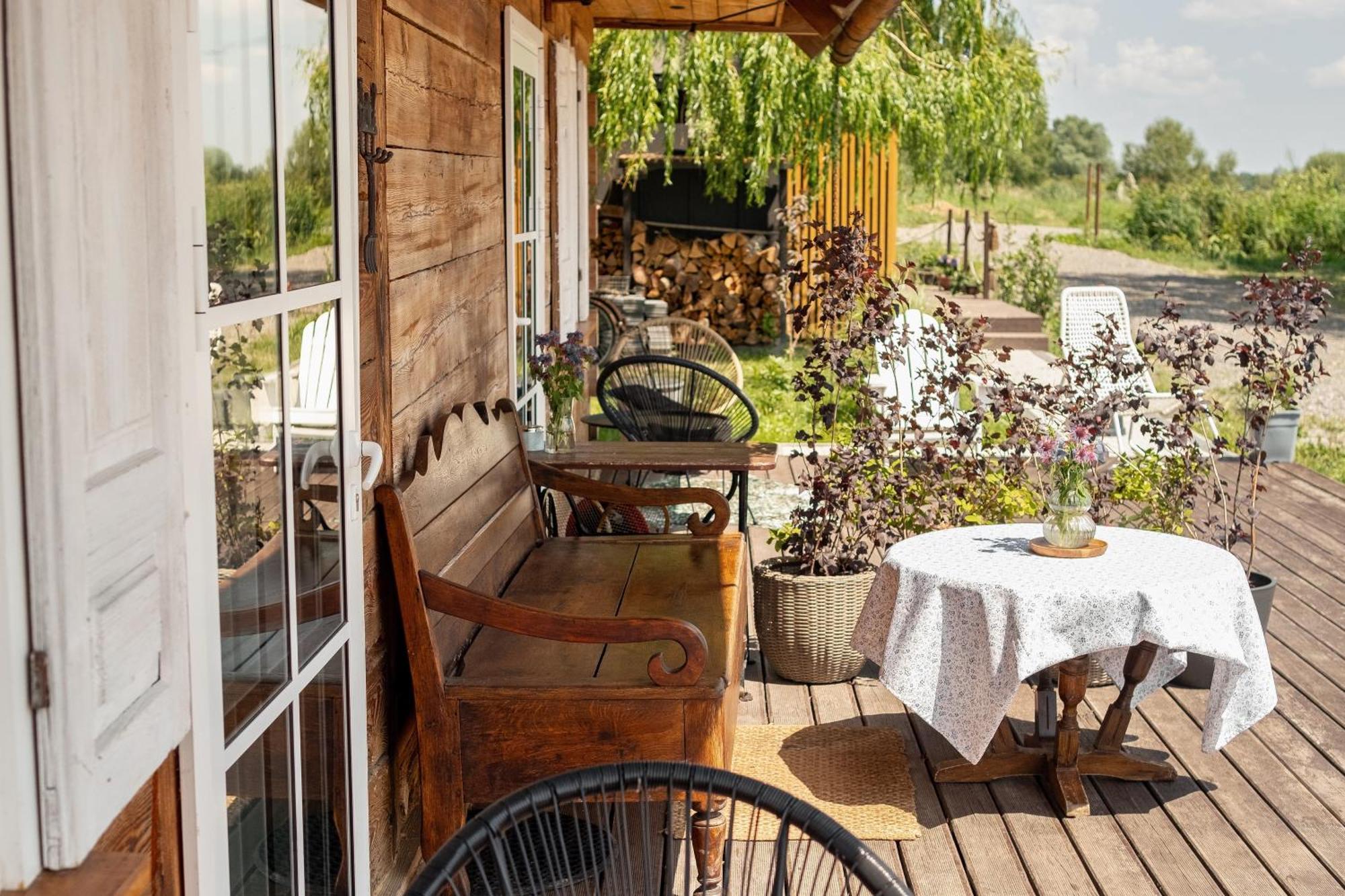 Chatka Pradziadka I Jurty Na Wodzie Pokrowka Exterior photo